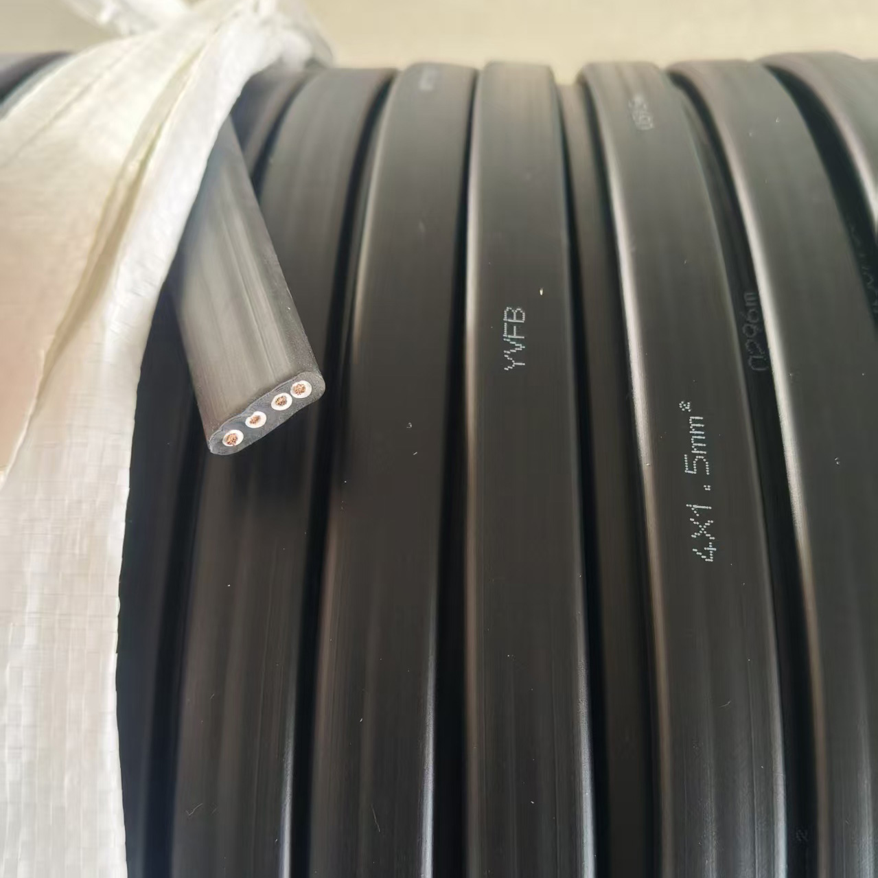 YVFB4x1.5mm2扁平移動電纜